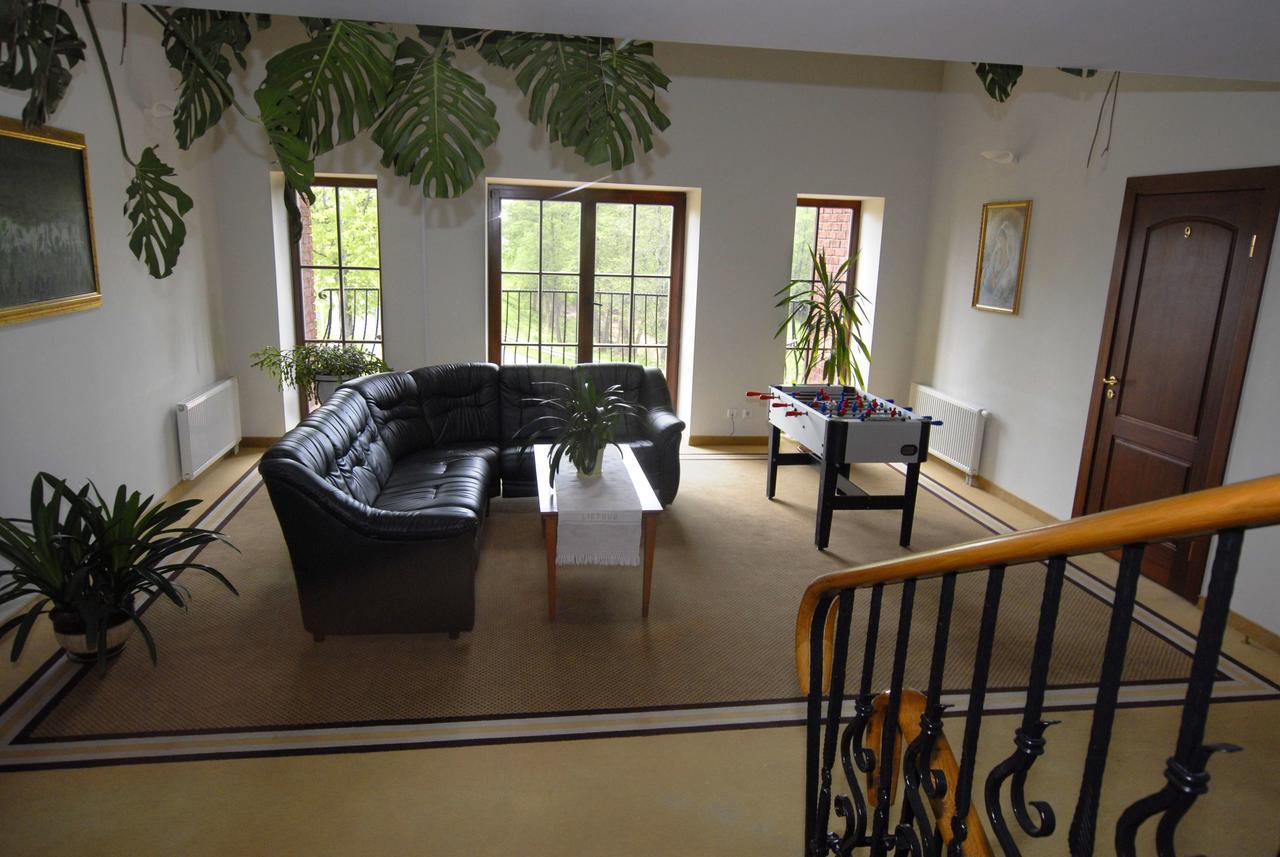 Prie Zeimenos Hotel Kaltanenai ภายนอก รูปภาพ